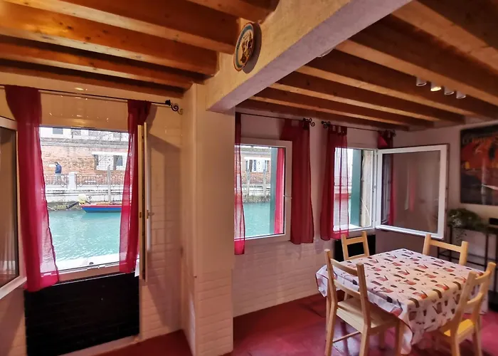 Apartment 6518