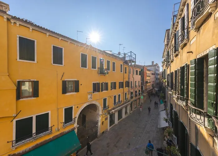 Rialto Bridge Luxury